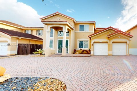 Casa en alquiler en Miami, Florida, 4 dormitorios, 279.82 m2 № 1986834 - foto 2