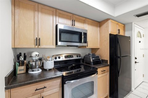 Condo in Tampa, Florida, 4 rooms  № 1626269 - photo 17