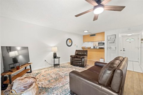 Condo in Tampa, Florida, 4 rooms  № 1626269 - photo 11