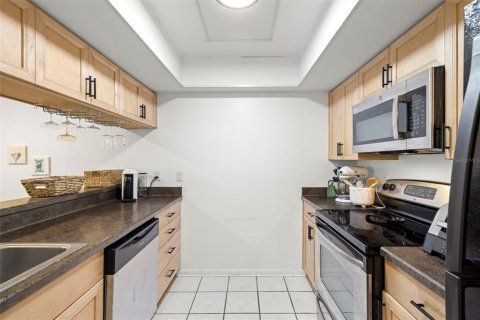 Condo in Tampa, Florida, 4 rooms  № 1626269 - photo 16