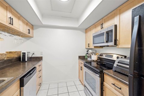 Condo in Tampa, Florida, 4 rooms  № 1626269 - photo 14