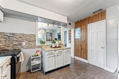 House in Jacksonville, Florida 4 bedrooms, 129.97 sq.m. № 1632412 - photo 14
