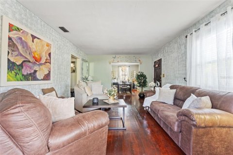 House in Jacksonville, Florida 4 bedrooms, 129.97 sq.m. № 1632412 - photo 9