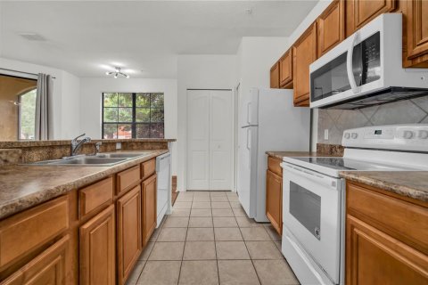Condo in Orlando, Florida, 1 bedroom  № 2267328 - photo 20