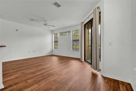 Condo in Orlando, Florida, 1 bedroom  № 2267328 - photo 17