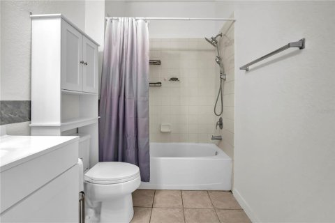 Condo in Orlando, Florida, 1 bedroom  № 2267328 - photo 24