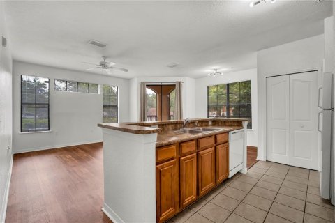 Condo in Orlando, Florida, 1 bedroom  № 2267328 - photo 9