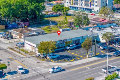 Купить коммерческую недвижимость в Хайалиа, Флорида № 2044661 - фото 2