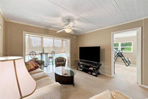 Condo in Saint Petersburg, Florida, 2 bedrooms № 2208002 - photo 6