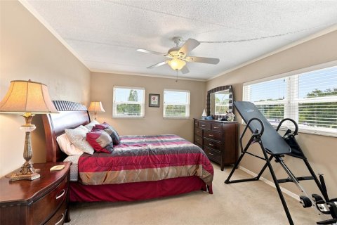 Condo in Saint Petersburg, Florida, 2 bedrooms № 2208002 - photo 20