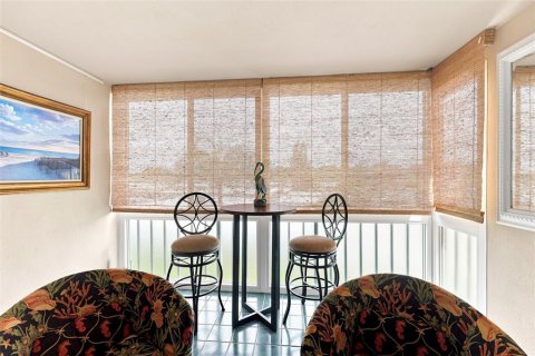 Condo in Saint Petersburg, Florida, 2 bedrooms № 2208002 - photo 17