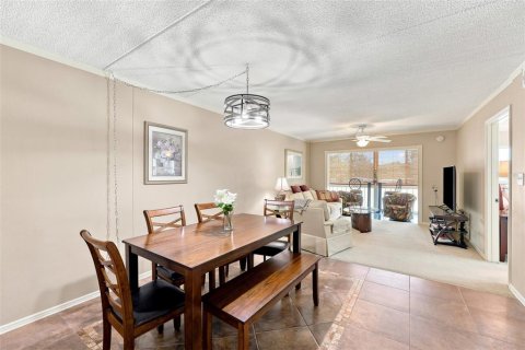 Condo in Saint Petersburg, Florida, 2 bedrooms № 2208002 - photo 15
