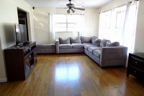 Touwnhouse à vendre à Davie, Floride: 4 chambres, 157 m2 № 1790243 - photo 4