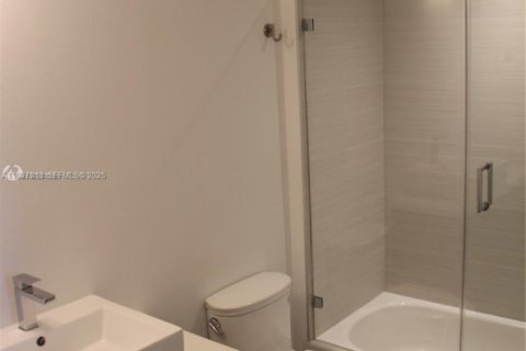 Снять в аренду квартиру в Майами, Флорида 1 спальня, 71.35м2, № 1988152 - фото 9