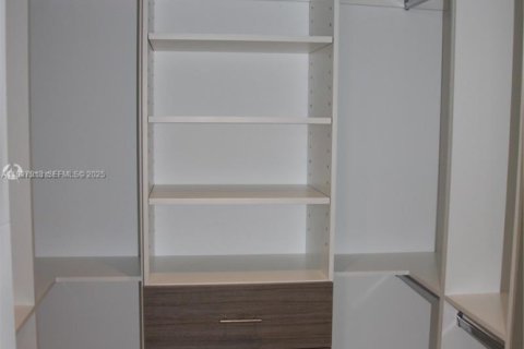 Снять в аренду квартиру в Майами, Флорида 1 спальня, 71.35м2, № 1988152 - фото 14