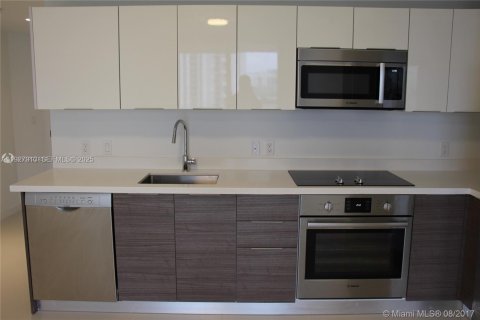 Снять в аренду квартиру в Майами, Флорида 1 спальня, 71.35м2, № 1988152 - фото 6