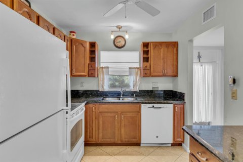 Купить кондоминиум в Санрайз, Флорида 4 комнаты, 69.68м2, № 2146351 - фото 27