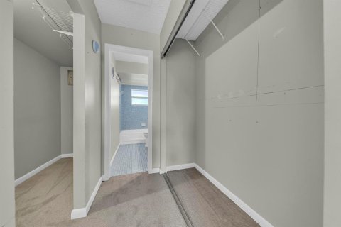 Купить кондоминиум в Санрайз, Флорида 4 комнаты, 69.68м2, № 2146351 - фото 7