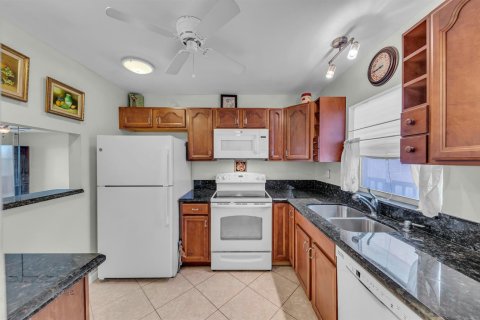 Купить кондоминиум в Санрайз, Флорида 4 комнаты, 69.68м2, № 2146351 - фото 28