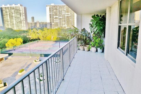 Copropriété à vendre à Aventura, Floride: 2 chambres, 112.41 m2 № 1731745 - photo 7