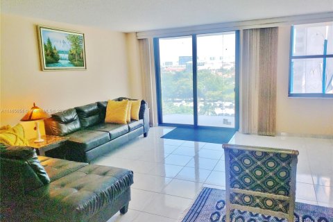 Copropriété à vendre à Aventura, Floride: 2 chambres, 112.41 m2 № 1731745 - photo 21