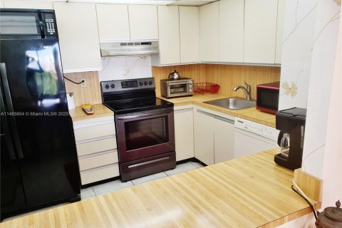 Copropriété à vendre à Aventura, Floride: 2 chambres, 112.41 m2 № 1731745 - photo 13