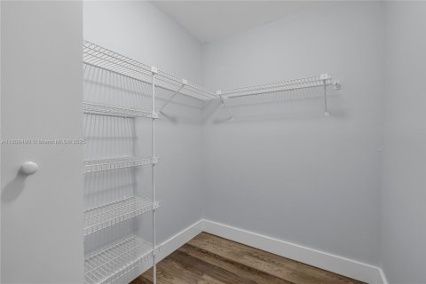 Купить кондоминиум в Мирамар, Флорида 2 спальни, 99.41м2, № 1957862 - фото 11