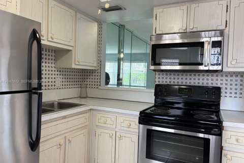 Condo in Hallandale Beach, Florida, 1 bedroom  № 2184411 - photo 4