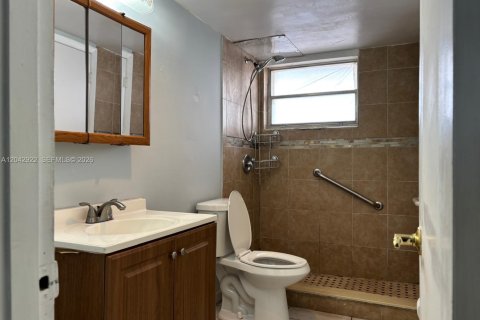 Condo in Hallandale Beach, Florida, 1 bedroom  № 2184411 - photo 9
