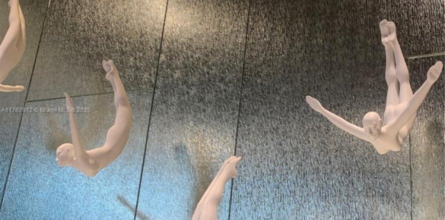 Кондоминиум с 2 спальнями в Майами, Флорида № 1983308