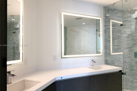 Купить кондоминиум в Майами, Флорида 2 спальни, 116.5м2, № 1983308 - фото 17