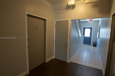 Condominio en venta en Miami, Florida, 2 dormitorios, 56.67 m2 № 1959442 - foto 4
