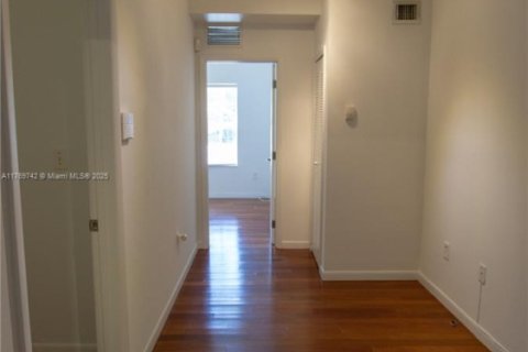 Condominio en venta en Miami, Florida, 2 dormitorios, 56.67 m2 № 1959442 - foto 14