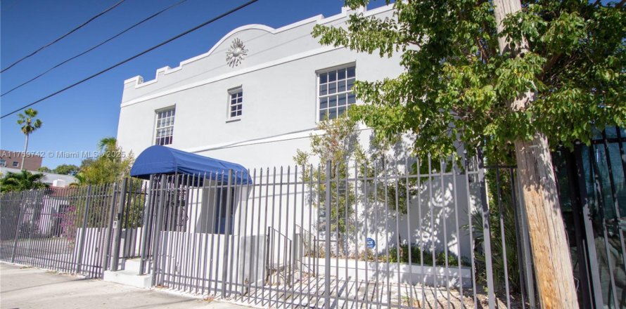 Condominio en Miami, Florida, 2 dormitorios № 1959442