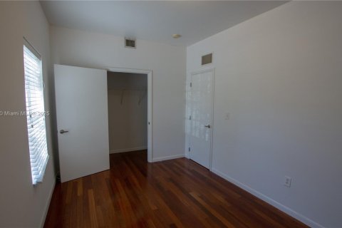 Condominio en venta en Miami, Florida, 2 dormitorios, 56.67 m2 № 1959442 - foto 5