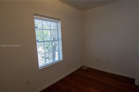 Condominio en venta en Miami, Florida, 2 dormitorios, 56.67 m2 № 1959442 - foto 10