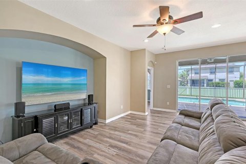House in Parrish, Florida 4 bedrooms, 304.25 sq.m. № 1849900 - photo 4