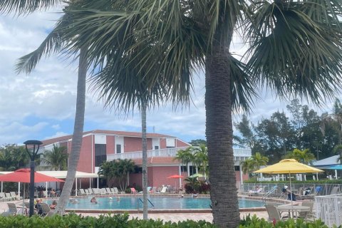 Condo in Deerfield Beach, Florida, 2 bedrooms  № 1173239 - photo 1