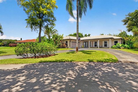 Villa ou maison à Coral Springs, Floride 4 chambres, 237.37 m2 № 2286106