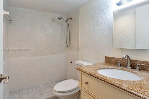 Condominio en alquiler en Palm Springs, Florida, 1 dormitorio, 58.53 m2 № 2006443 - foto 12