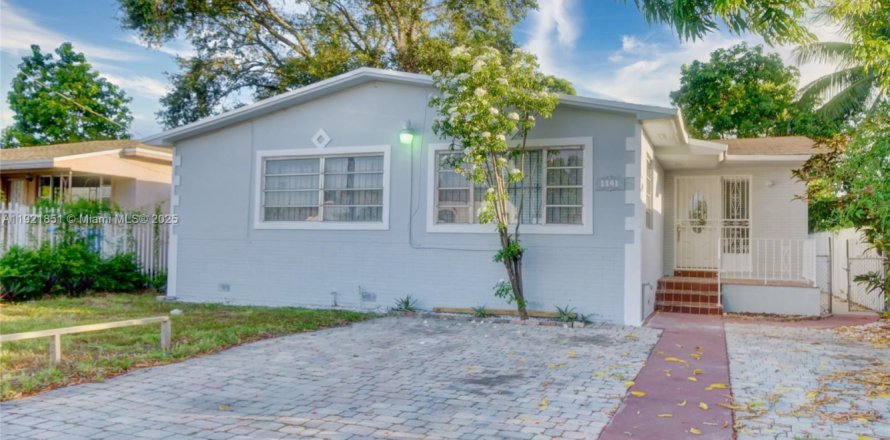 Villa ou maison à Miami, Floride 3 chambres, 149.29 m2 № 1975779