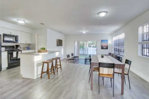 Villa ou maison à vendre à Miami, Floride: 3 chambres, 149.29 m2 № 1975779 - photo 5