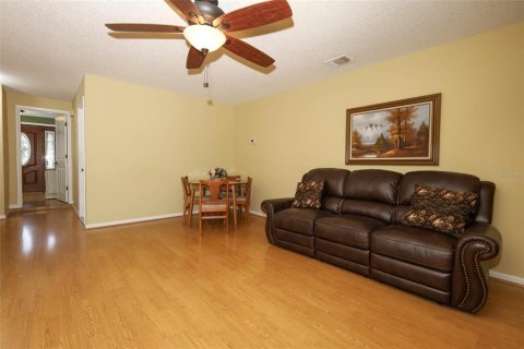 House in Oviedo, Florida 4 bedrooms, 195.47 sq.m. № 1886169 - photo 14