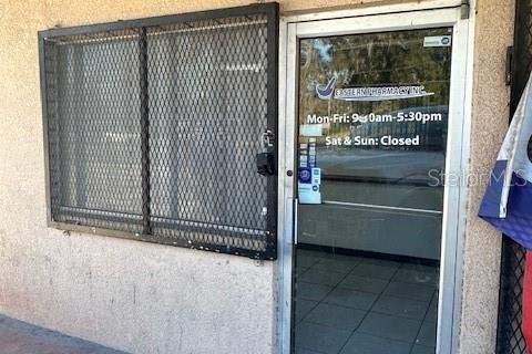 Propiedad comercial en alquiler en Ocala, Florida, 347.45 m2 № 1550886 - foto 1