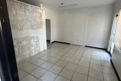 Propiedad comercial en alquiler en Ocala, Florida, 347.45 m2 № 1550886 - foto 6
