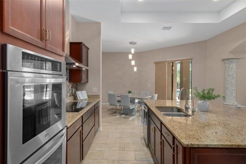 House in Spring Hill, Florida 7 bedrooms, 488.48 sq.m. № 2109422 - photo 25