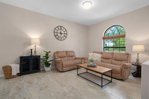 House in Spring Hill, Florida 7 bedrooms, 488.48 sq.m. № 2109422 - photo 11