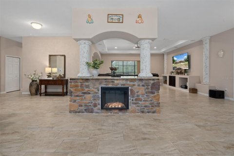 House in Spring Hill, Florida 7 bedrooms, 488.48 sq.m. № 2109422 - photo 9