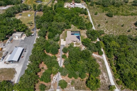 House in Spring Hill, Florida 7 bedrooms, 488.48 sq.m. № 2109422 - photo 5