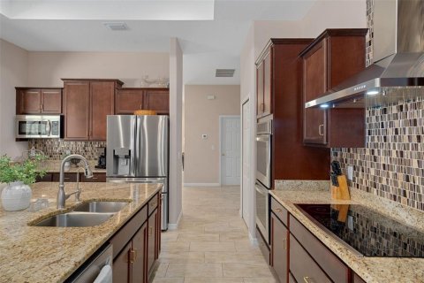 House in Spring Hill, Florida 7 bedrooms, 488.48 sq.m. № 2109422 - photo 28